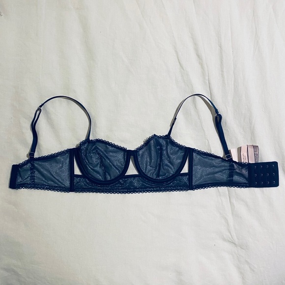 VS Dream Angels Unlined Balconet Bra & Panty Set - Picture 4 of 10